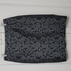 Banana Republic Size 6 Black & Gray Brocade Pencil Skirt, Lined.  NEW w/o Tag